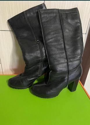 Зимние кожаные сапоги каблук