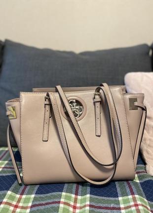 Сумка guess оригинал в идеальном состоянии