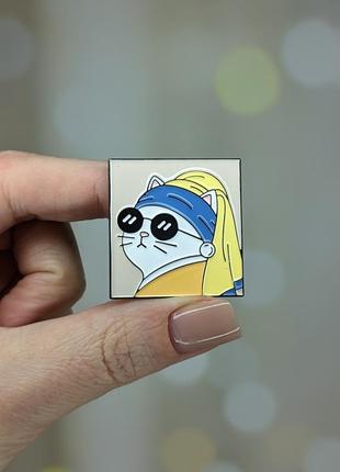 Металлический значок, пин "кошка с жемчужной сережкой" (знач0004)