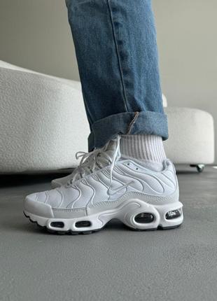 Кроссовки cheap nike full shox for sale on amazon tn plus white/grey
