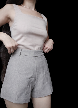 Шорты в двух цветах