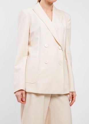 Базовый двубортный жакет пиджак блейзер изысканного оттенка слоновой кости