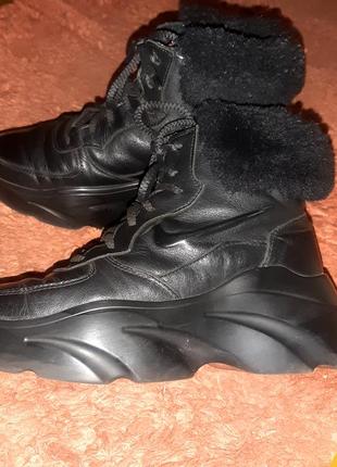 Кожаные высокие кроссовки ботинки 40р.25см