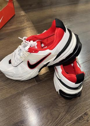 Женские кроссовки nike