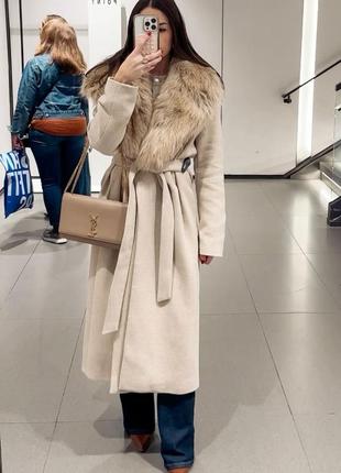Zara бежевое пальто с мехом искусственное теплое новое