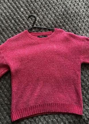Ярко-розовый свитер