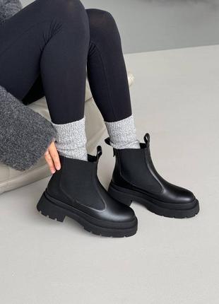 Черные натуральные кожаные зимние ботинки челси с резинками на резинках толстой подошве кожа зима