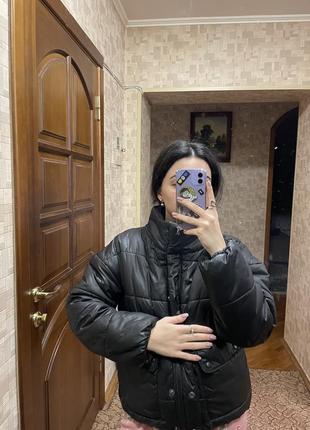 Коротка зимова куртка