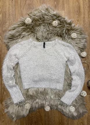 Женская теплая кофта пушистая stradivarius свитер укороченный