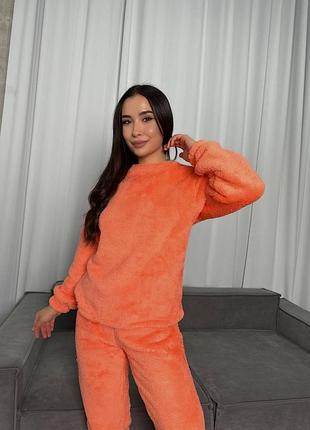 Женская махровая, теплая пижама.размеры : 42-44 46-48.