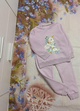 Спортивный костюм на девочку на флисе