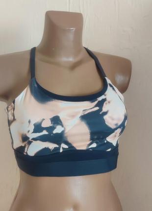 Спортивный топ