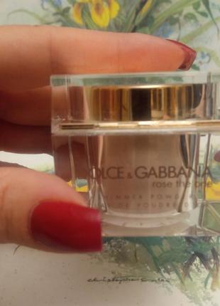 Пудра , шиммер от известного бренда dolce gabbana практически  полная коробочка.оригинал