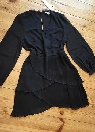 Бомбезна нова сукня.