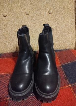 Шкіряні зимові челсі