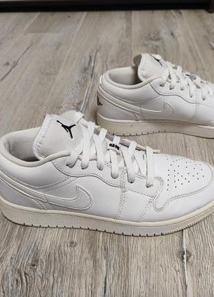 Кросівки NIKE AIR JORDAN XXXV SP-TP PF CENTER OF THE EARTH GLACIER GREY LASER CRIMSON-BLACK