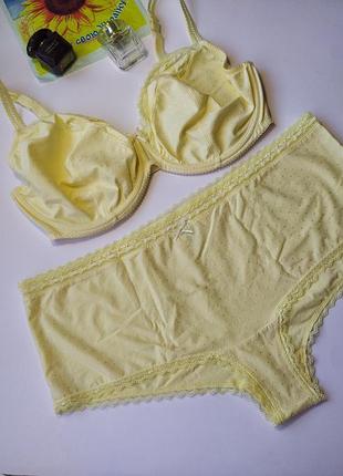 Бюстгалтер 40f, трусики u9 22, комплект белья m&s