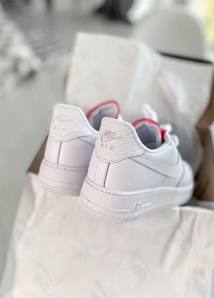 Жіночі кросівки nike air force 1 lx white lace red2 фото