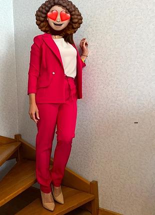 Костюм женский малиновый, фуксия