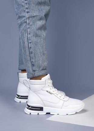 Женские ботинки