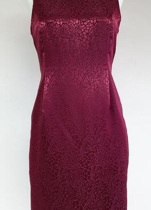 Шикарна приталена класична сукня стильна без рукавів красивий колір бордо