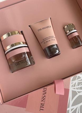 Оригинальный женский подарочный набор trussardi