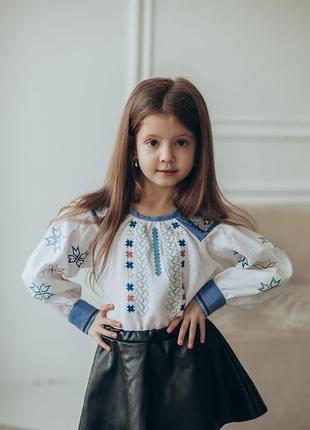 Вишиванка для дівчинки (231) біла