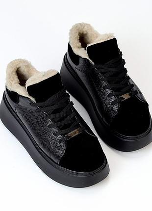 Зимові жіночі кросівки на платформі натуральна замша шкіра чорні, жіночі кеди на хутрі, шкіряні черевики 23092