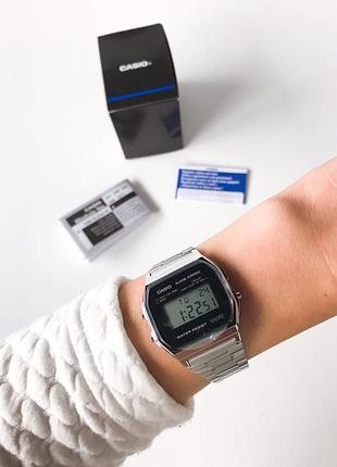 Оригинальные часы от casio , оригінальний годинник