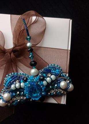 Стильная брош-папа голубая