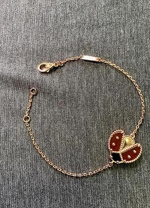 Браслет van cleef & arpels lucky spring, божья коровка с открытыми крылышками, розовое золото.