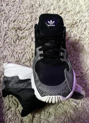 Кросівки adizero adidas шкіра 37р