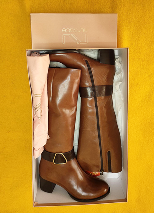 Нові італіїськи чоботи на цигейці nursace 37 розмір