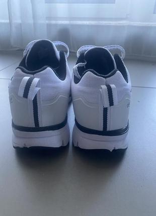 Кроссовки adidas ( водоотталкивающая ткань) оригинал