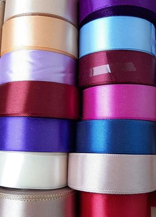 Декор, бантики з атласної стрічки