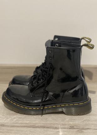 Нові чоботи фірми dr.martens