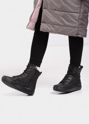 Объявление: женские зимние ботинки Отличные термо сапожки ботинки ecco gore tex кроссовки