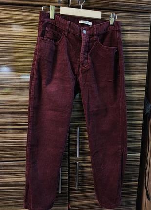 Вельветовые брюки цвета бургунди