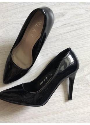 Туфлі лодочки