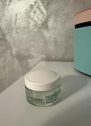 Крем-гель для лица с гиалуронкой garnier