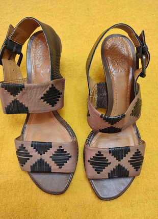 Caprice цікаві босоніжки