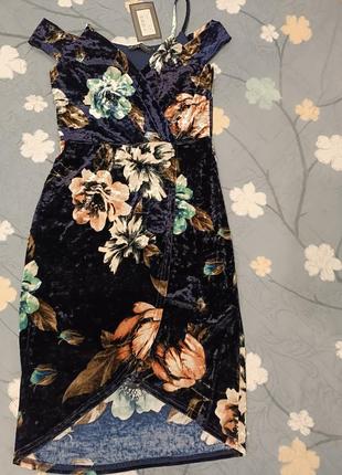 Оксамитова сукня, плаття