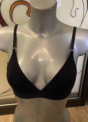 Шикарний, базовий, топ, в чорному кольорі, без кісточок, від бренду: h&m 👌