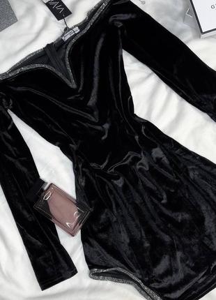 Оксамитова сукня
