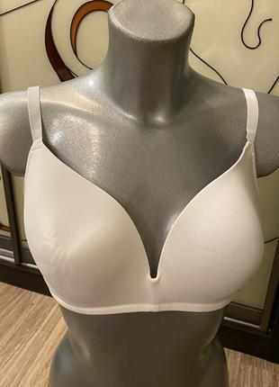 Шикарный, базовый, бюстгальтер, в белом цвете, без косточек, от дорогого бренда: tu👌