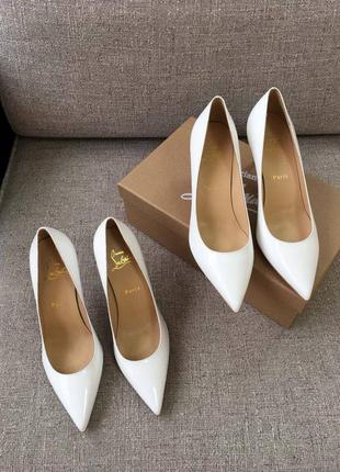 Жіночі туфлі louboutin