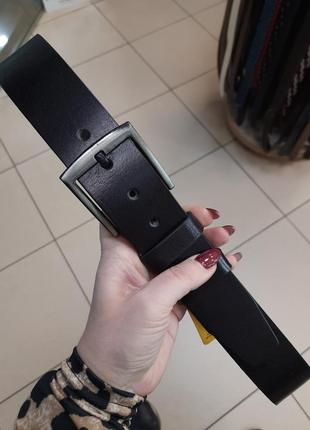 Широкий кожаный ремень