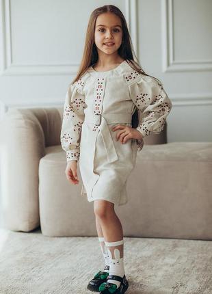 Платье вышитое для девочки (625) серое