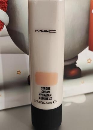 Mac оригинал новый крем основа под макияж с эффектом сияния
не использовался