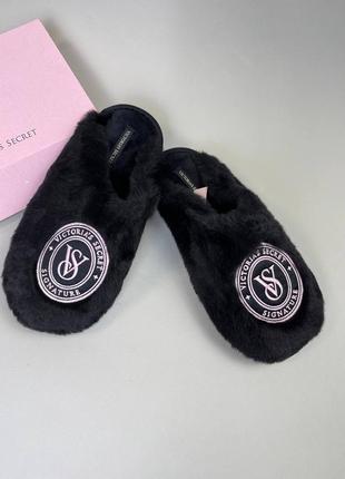 Тапочки жіночі victoria's secret з логотипом closed-toe faux